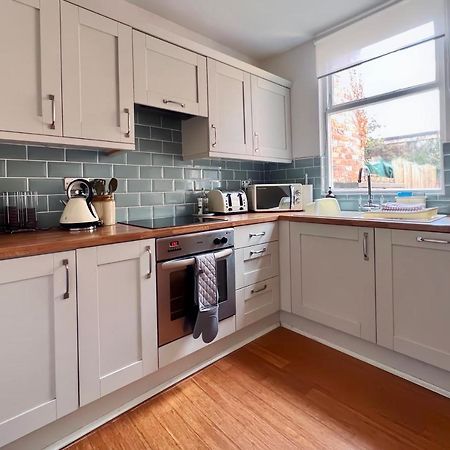 Charming Victorian Cottage Steps From Historic Chester - Free Parking Екстер'єр фото
