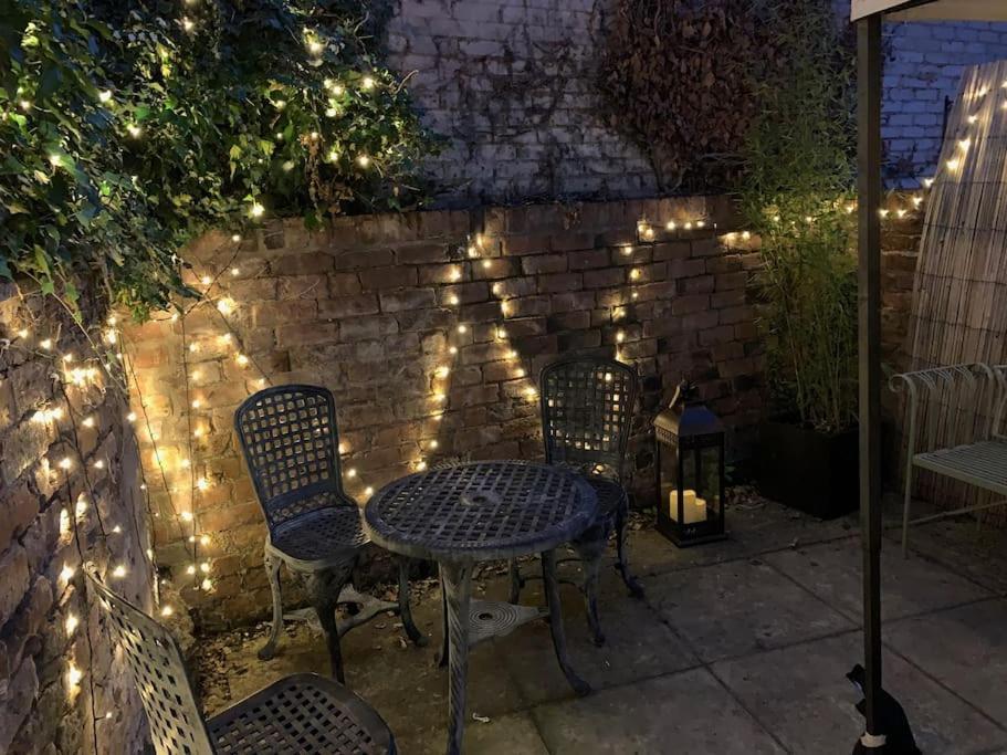 Charming Victorian Cottage Steps From Historic Chester - Free Parking Екстер'єр фото